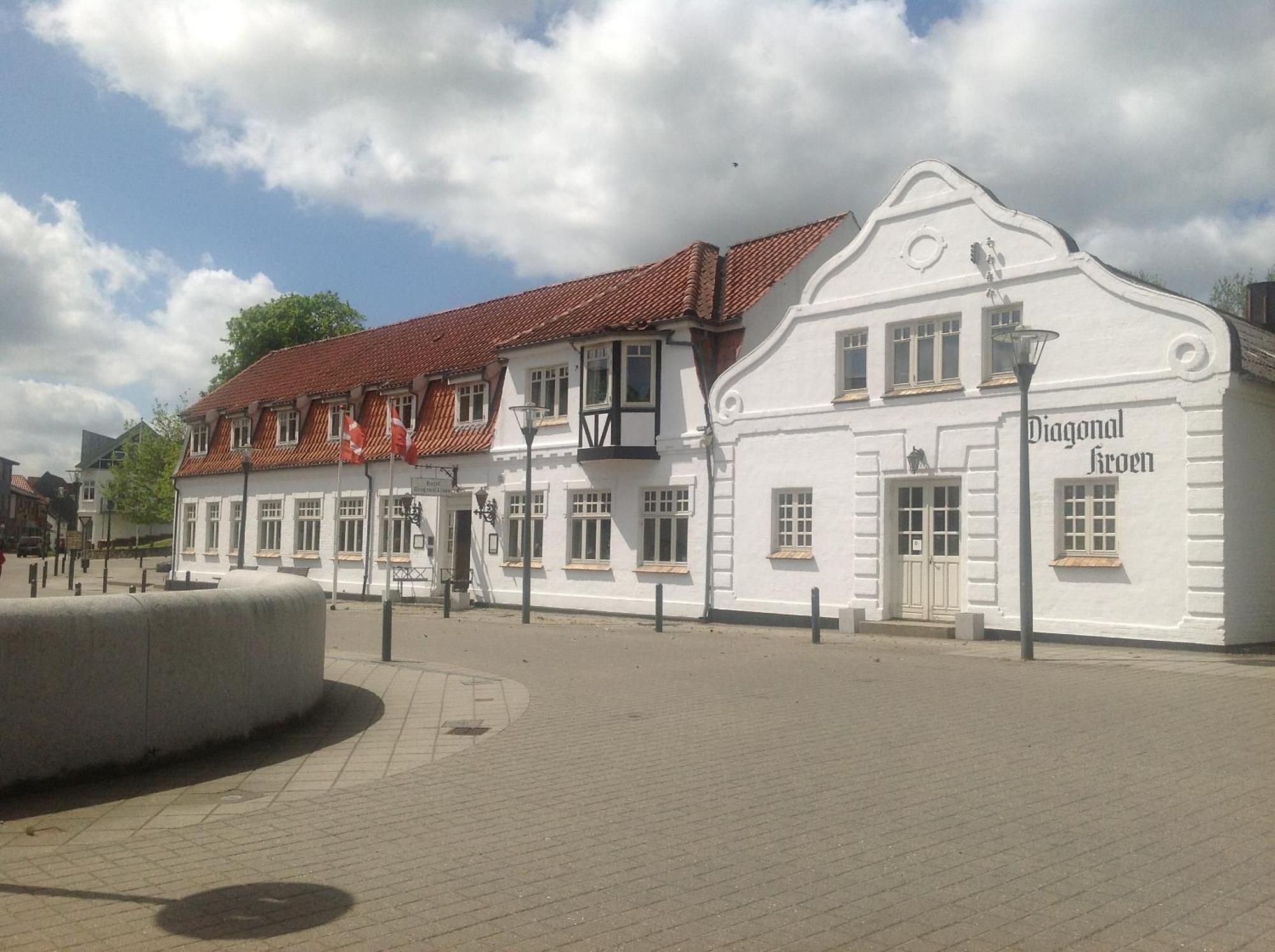 Diagonalkroen Give Exterior photo
